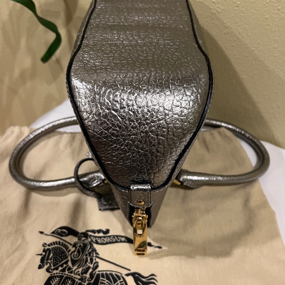 BURBERRY Heritage Grain Small Orchard Bowling Handbag Silver EUC - Picture 12 of 16